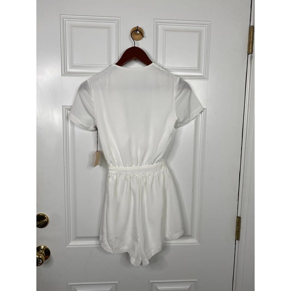 Superdown Joya Tie Front White Romper XXS NWT - Picture 7 of 7